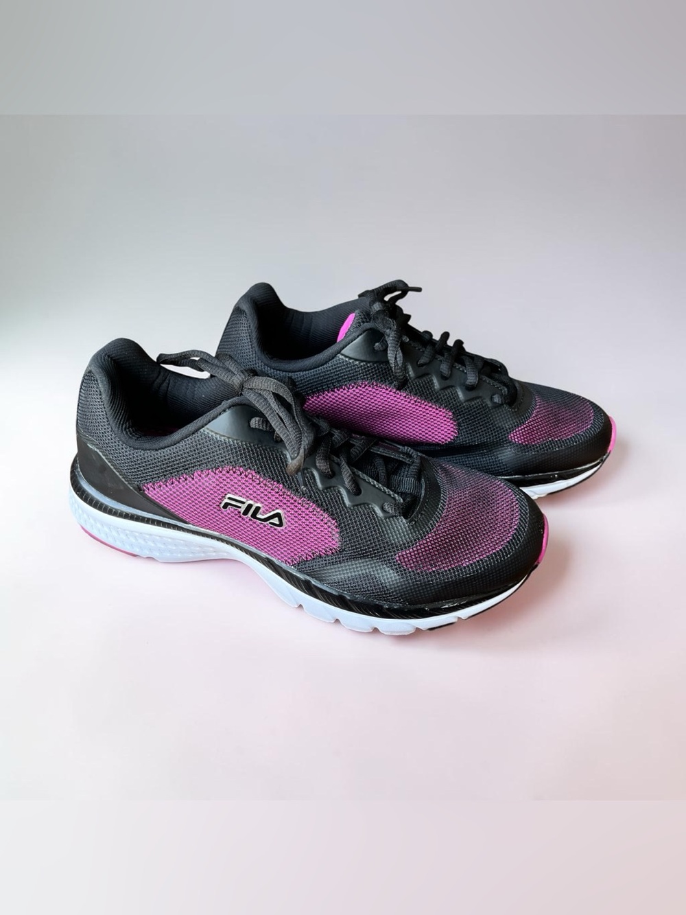 Fila Women's Black and Pink Mesh Running Sneakers
